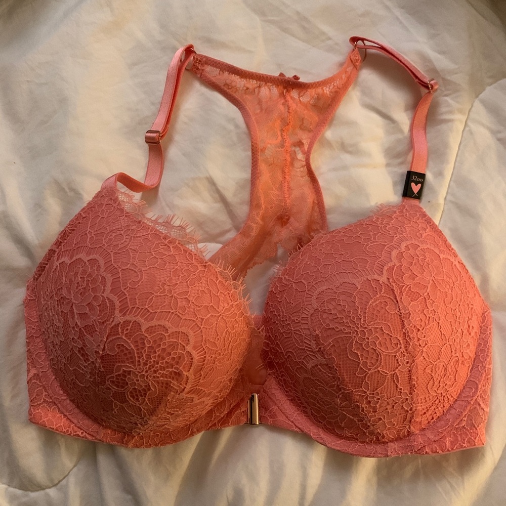 victoria’s secret push up bra (new with tags)